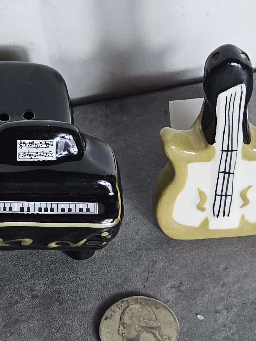 Ceramic Piano & Guitar Salt and Pepper Shakers - Black & Yellow
